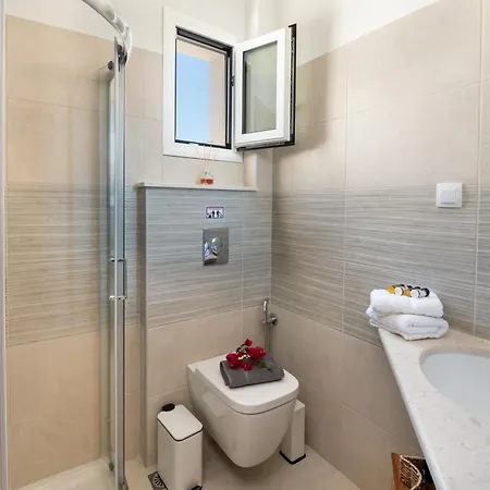 Oikeia By About Paxos Apartment Gaios