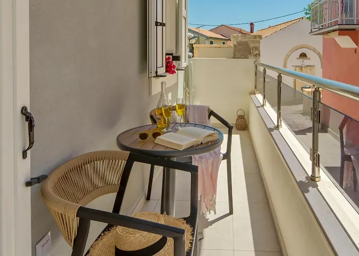 Oikeia By About Paxos Apartment