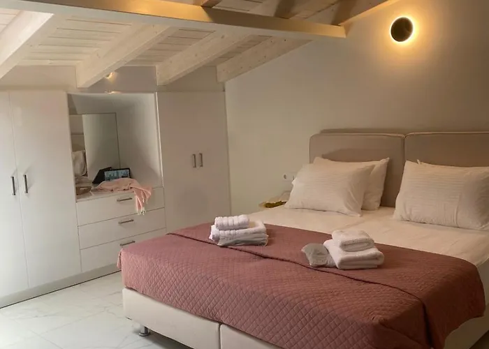 Oikeia By About Paxos *